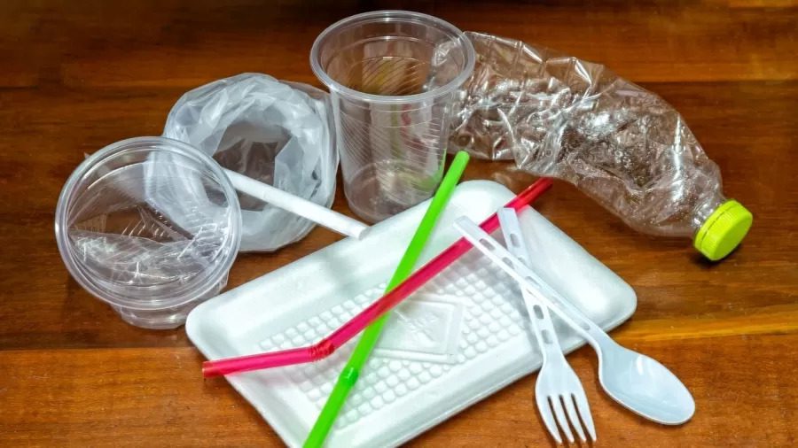 Segurança contra contaminação em utensílios de plástico